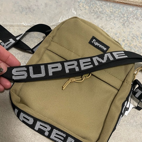 NWT Unisex Supreme Logo Strap Canvas Shoulder Bag In Sandy Tan 7” X 8.5” X 1.6” - Picture 10 of 15